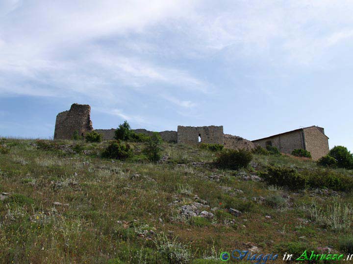 23-P5254968+.jpg - 23-P5254968+.jpg -  Le rovine del castello medievale (XII-XIII sec.).